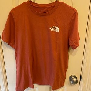 The North face T-Shirt- red box NSE